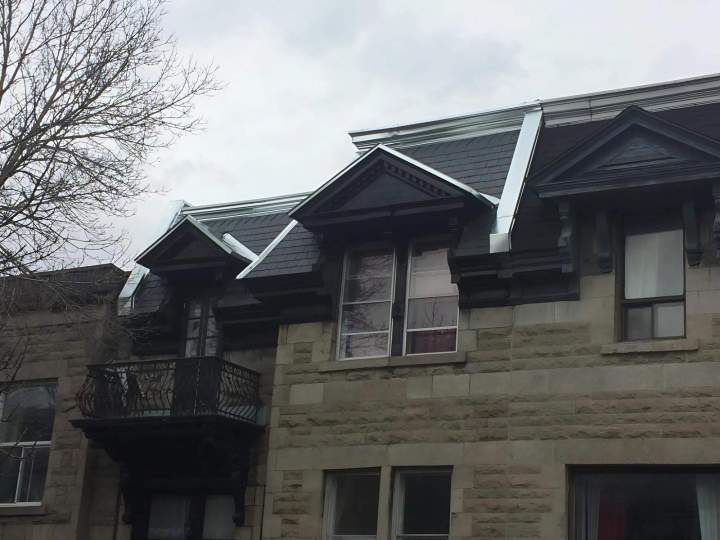 Traditional mansard roof Montreal
