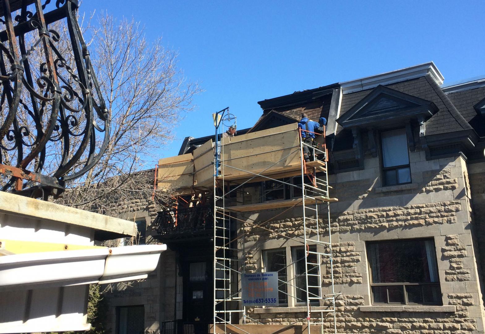 Installation et réparation de toiture mansarde Montréal Laval Terrebonne