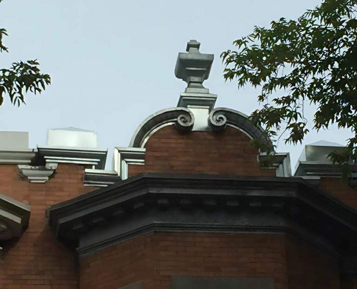 Architectural cornice Montreal